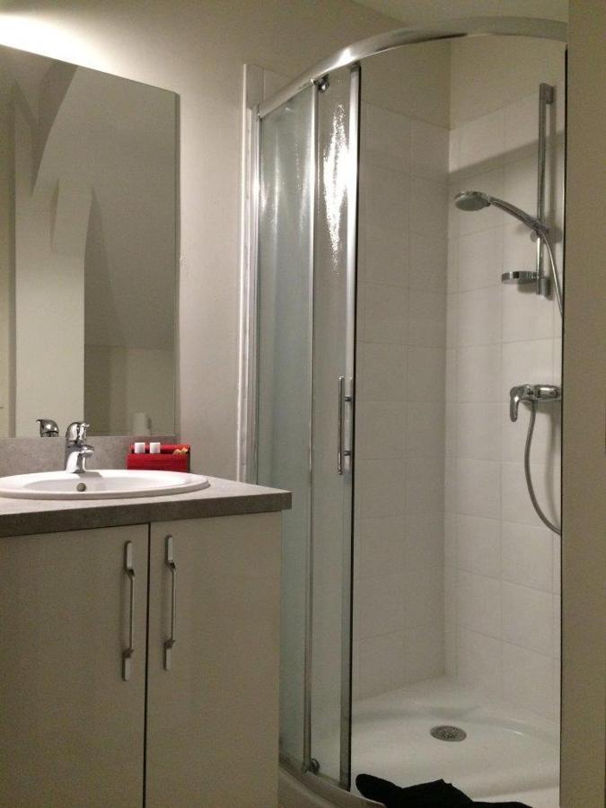 Le Studio Du Chateau Auriac-sur-Vendinelle Exteriör bild